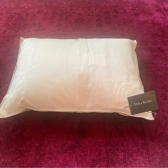 NWT $180 Vera Wang Accent pillow